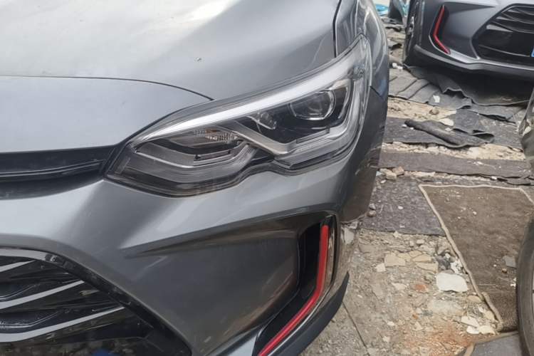 Used Chevrolet Orlando 2020 Light Hybrid Redline 530T Automatic Enjoyment Edition (5+2 Models) Left Front Headlight