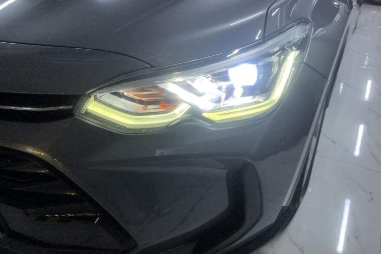 Used Chevrolet Orlando 2020 Mild Hybrid 530T Automatic Enjoyment Edition (5+2 Models) Left Front Headlight