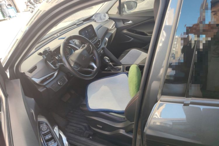 Used Chevrolet Orlando 2020 Light Hybrid Redline 530T Automatic Enjoyment Edition (5+2 Models) Left Front Seat