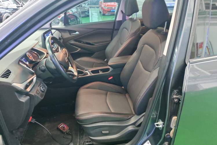 Used Chevrolet Orlando 2020 Light Hybrid Redline 530T Automatic Enjoyment Edition (5+2 Models) Left Front Seat