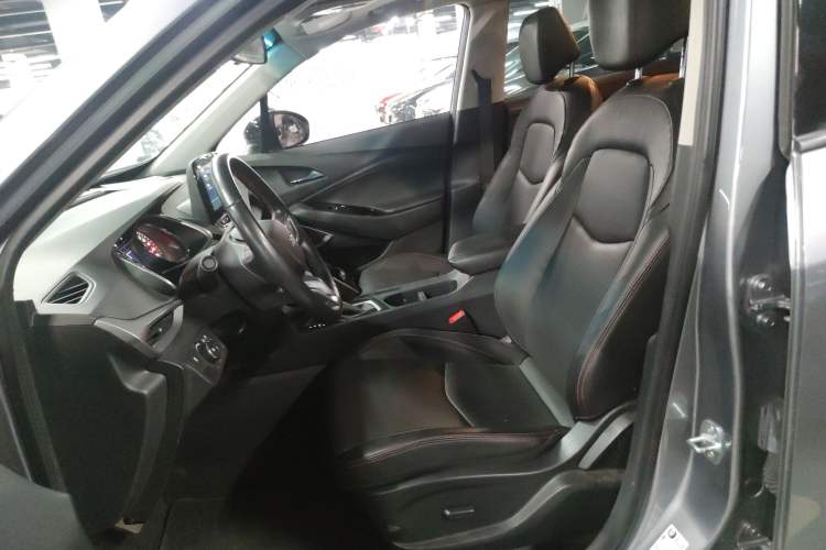 Used Chevrolet Orlando 2020 Light Hybrid Redline 530T Automatic Enjoyment Edition (5+2 Models) Left Front Seat