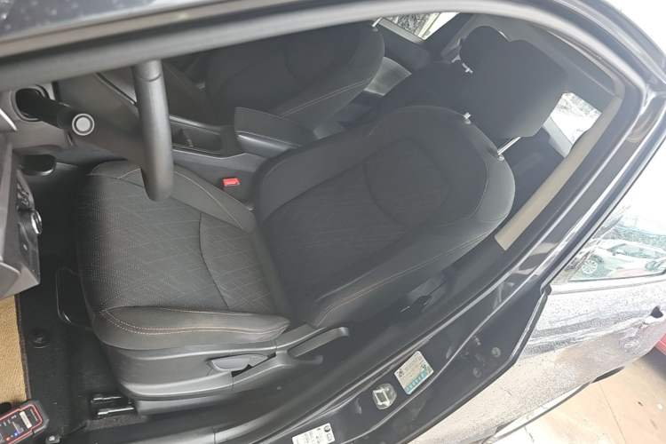 Used Chevrolet Orlando 2020 Mild Hybrid 530T Automatic Enjoyment Edition (5+2 Models) Left Front Seat