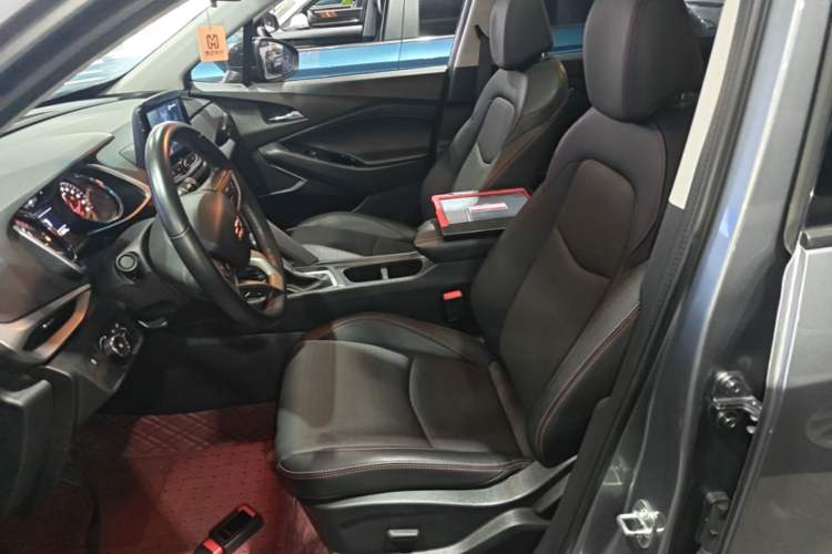 Used Chevrolet Orlando 2020 Light Hybrid Redline 530T Automatic Enjoyment Edition (5+2 Models) Left Front Seat