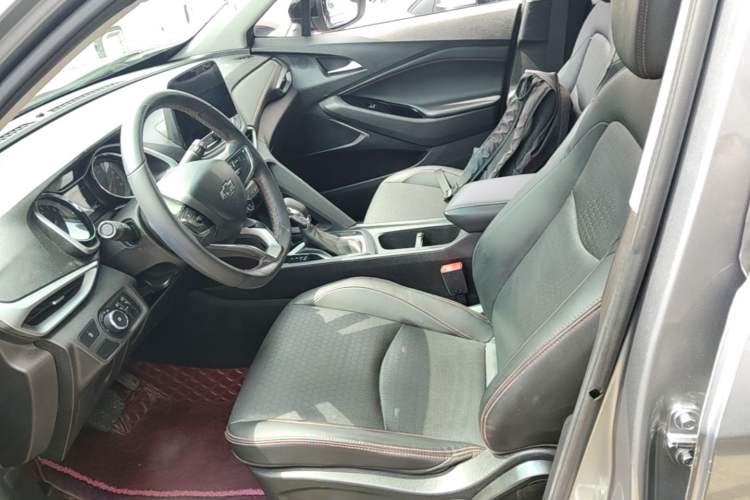 Used Chevrolet Orlando 2020 Light Hybrid Redline 530T Automatic Enjoyment Edition (5+2 Models) Left Front Seat
