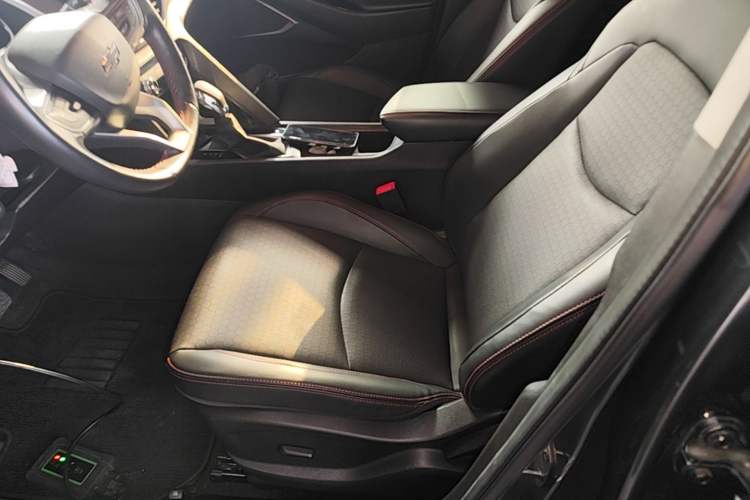 Used Chevrolet Orlando 2020 Light Hybrid Redline 530T Automatic Enjoyment Edition (5+2 Models) Left Front Seat