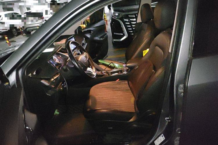 Used Chevrolet Orlando 2020 Light Hybrid Redline 530T Automatic Enjoyment Edition (5+2 Models) Left Front Seat
