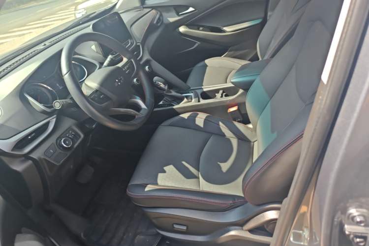 Used Chevrolet Orlando 2020 Light Hybrid Redline 530T Automatic Enjoyment Edition (5+2 Models) Left Front Seat