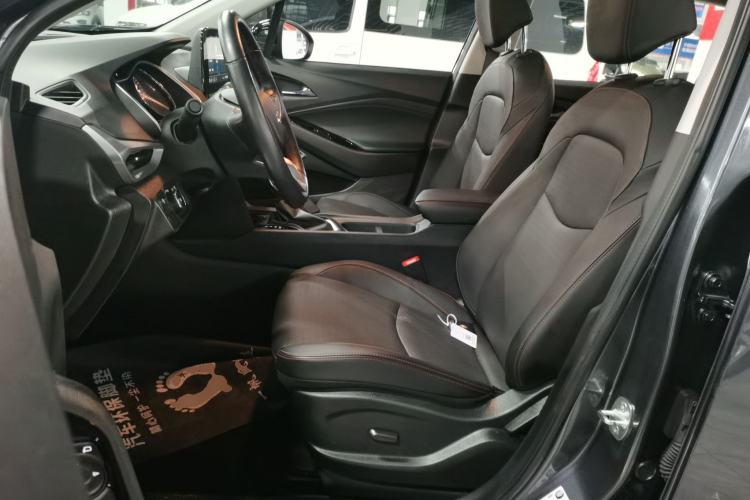 Used Chevrolet Orlando 2020 Light Hybrid Redline 530T Automatic Enjoyment Edition (5+2 Models) Left Front Seat