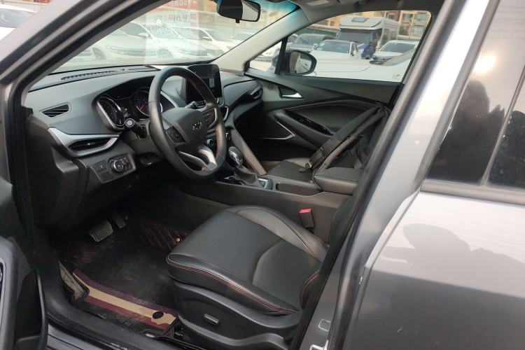Used Chevrolet Orlando 2020 Light Hybrid Redline 530T Automatic Enjoyment Edition (5+2 Models) Left Front Seat