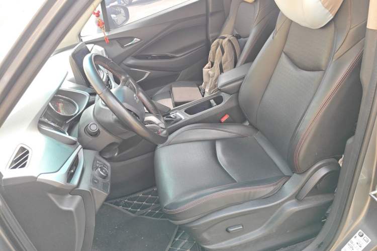 Used Chevrolet Orlando 2020 Light Hybrid Redline 530T Automatic Enjoyment Edition (5+2 Models) Left Front Seat
