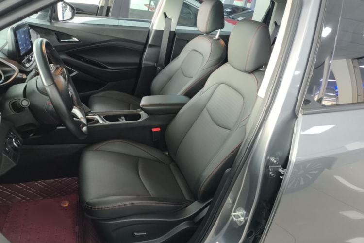 Used Chevrolet Orlando 2020 Light Hybrid Redline 530T Automatic Enjoyment Edition (5+2 Models) Left Front Seat