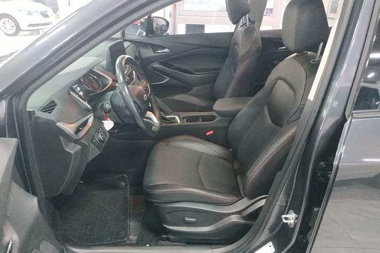 Used Chevrolet Orlando 2020 Light Hybrid Redline 530T Automatic Enjoyment Edition (5+2 Models) Left Front Seat