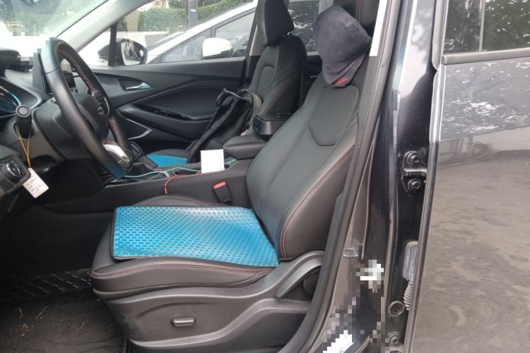 Used Chevrolet Orlando 2020 Light Hybrid Redline 530T Automatic Enjoyment Edition (5+2 Models) Left Front Seat
