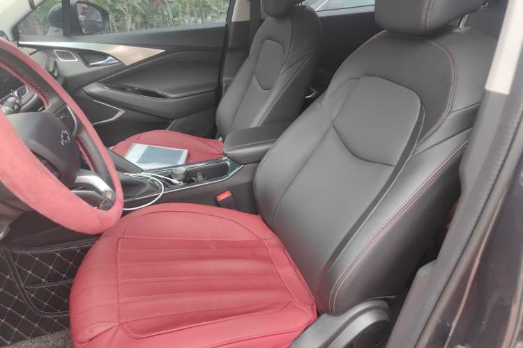 Used Chevrolet Orlando 2020 Light Hybrid Redline 530T Automatic Enjoyment Edition (5+2 Models) Left Front Seat