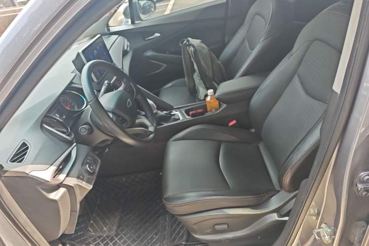 Used Chevrolet Orlando 2020 Light Hybrid Redline 530T Automatic Enjoyment Edition (5+2 Models) Left Front Seat