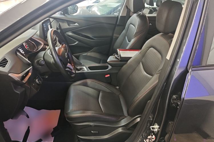 Used Chevrolet Orlando 2020 Light Hybrid Redline 530T Automatic Enjoyment Edition (5+2 Models) Left Front Seat
