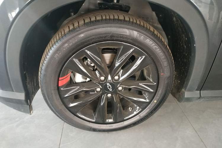 Used Chevrolet Orlando 2020 Light Hybrid Redline 530T Automatic Enjoyment Edition (5+2 Models) Left Front Wheel Hub