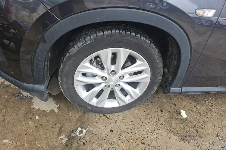 Used Chevrolet Orlando 2020 Mild Hybrid 530T Automatic Enjoyment Edition (5+2 Models) Left Front Wheel Hub