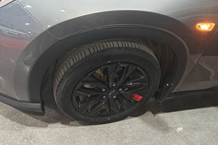 Used Chevrolet Orlando 2020 Light Hybrid Redline 530T Automatic Enjoyment Edition (5+2 Models) Left Front Wheel Hub