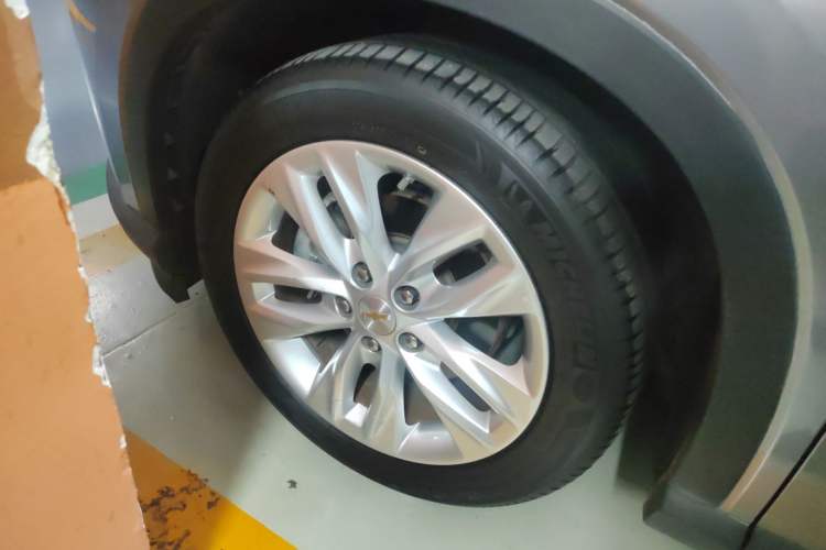 Used Chevrolet Orlando 2020 Mild Hybrid 530T Automatic Enjoyment Edition (5+2 Models) Left Front Wheel Hub