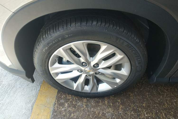 Used Chevrolet Orlando 2020 Mild Hybrid 530T Automatic Enjoyment Edition (5+2 Models) Left Front Wheel Hub