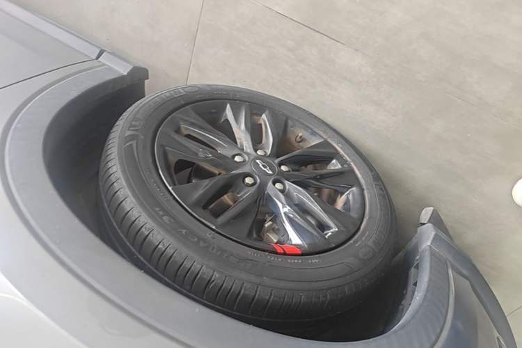 Used Chevrolet Orlando 2020 Light Hybrid Redline 530T Automatic Enjoyment Edition (5+2 Models) Left Front Wheel Hub