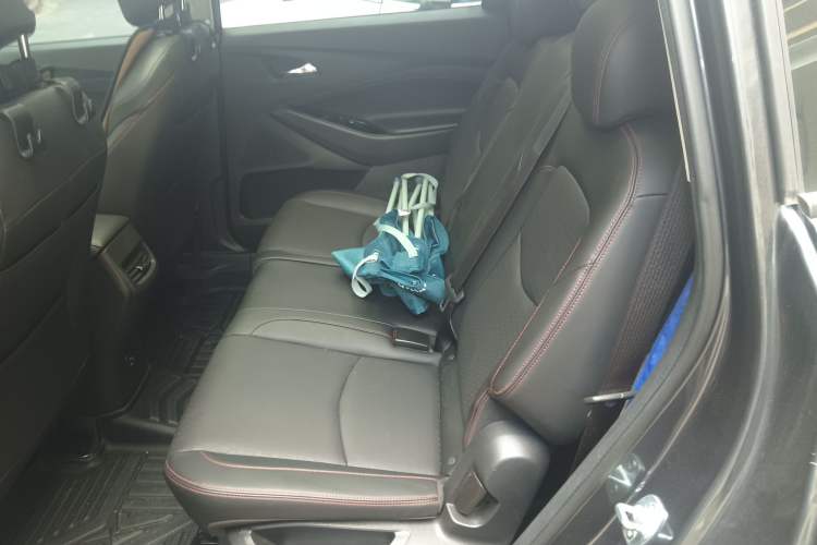 Used Chevrolet Orlando 2020 Light Hybrid Redline 530T Automatic Enjoyment Edition (5+2 Models) Left Rear Seat