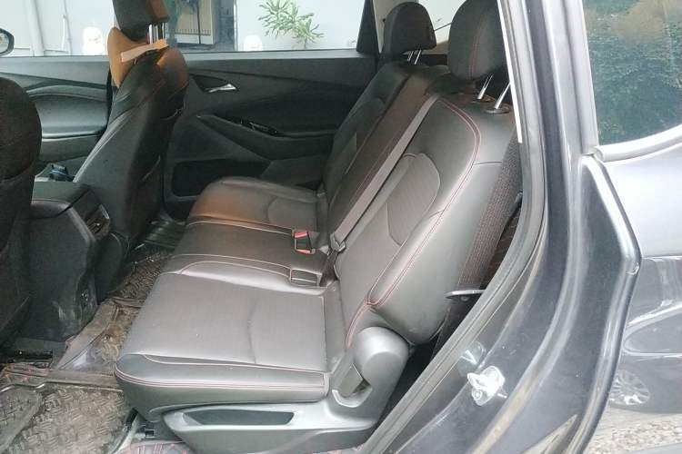 Used Chevrolet Orlando 2020 Light Hybrid Redline 530T Automatic Enjoyment Edition (5+2 Models) Left Rear Seat