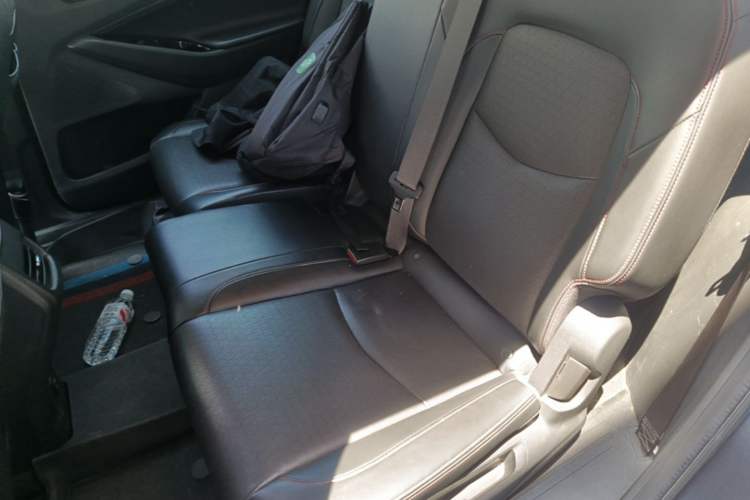 Used Chevrolet Orlando 2020 Light Hybrid Redline 530T Automatic Enjoyment Edition (5+2 Models) Left Rear Seat