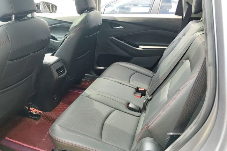 Used Chevrolet Orlando 2020 Light Hybrid Redline 530T Automatic Enjoyment Edition (5+2 Models) Left Rear Seat