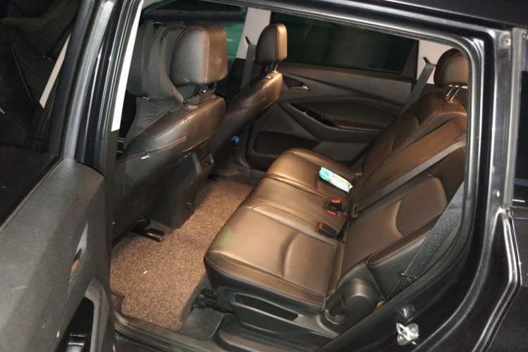 Used Chevrolet Orlando 2020 Light Hybrid Redline 530T Automatic Enjoyment Edition (5+2 Models) Left Rear Seat