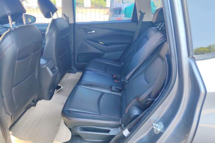 Used Chevrolet Orlando 2020 Light Hybrid Redline 530T Automatic Zhaoxiang Edition (5+2 Models) Left Rear Seat