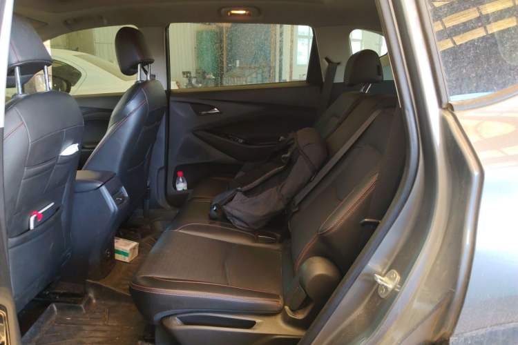 Used Chevrolet Orlando 2020 Light Hybrid Redline 530T Automatic Enjoyment Edition (5+2 Models) Left Rear Seat