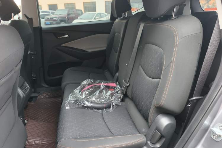 Used Chevrolet Orlando 2020 Mild Hybrid 530T Automatic Enjoyment Edition (5+2 Models) Left Rear Seat