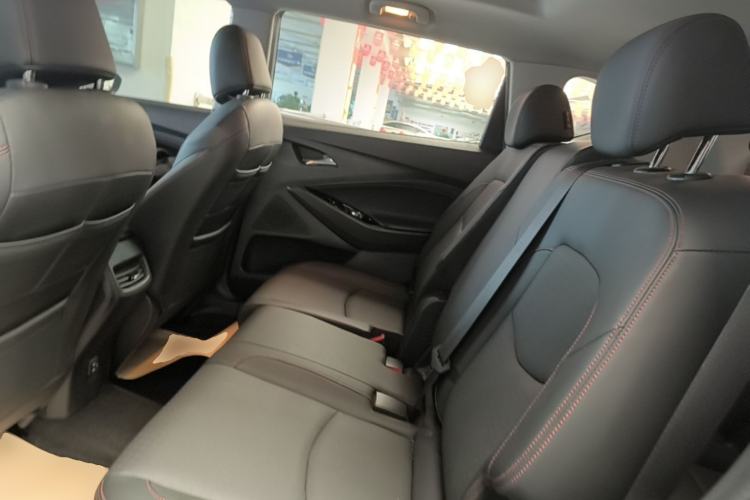 Used Chevrolet Orlando 2020 Light Hybrid Redline 530T Automatic Enjoyment Edition (5+2 Models) Left Rear Seat