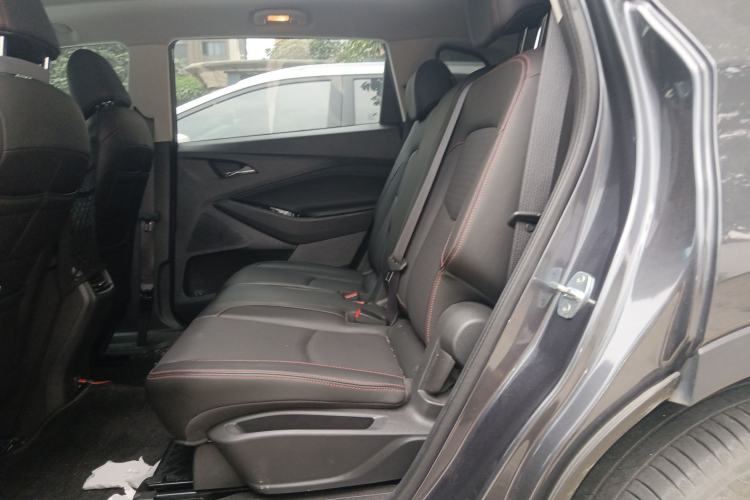 Used Chevrolet Orlando 2020 Light Hybrid Redline 530T Automatic Enjoyment Edition (5+2 Models) Left Rear Seat