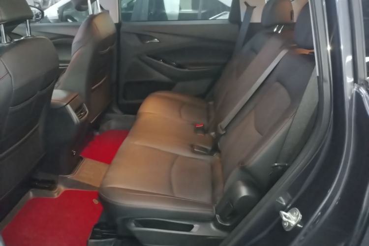 Used Chevrolet Orlando 2020 Light Hybrid Redline 530T Automatic Enjoyment Edition (5+2 Models) Left Rear Seat