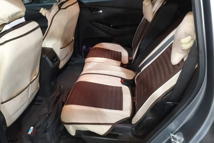 Used Chevrolet Orlando 2020 Light Hybrid Redline 530T Automatic Enjoyment Edition (5+2 Models) Left Rear Seat