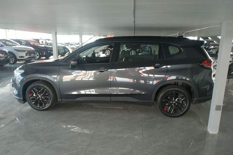 Used Chevrolet Orlando 2020 Light Hybrid Redline 530T Automatic Enjoyment Edition (5+2 Models) Left Side