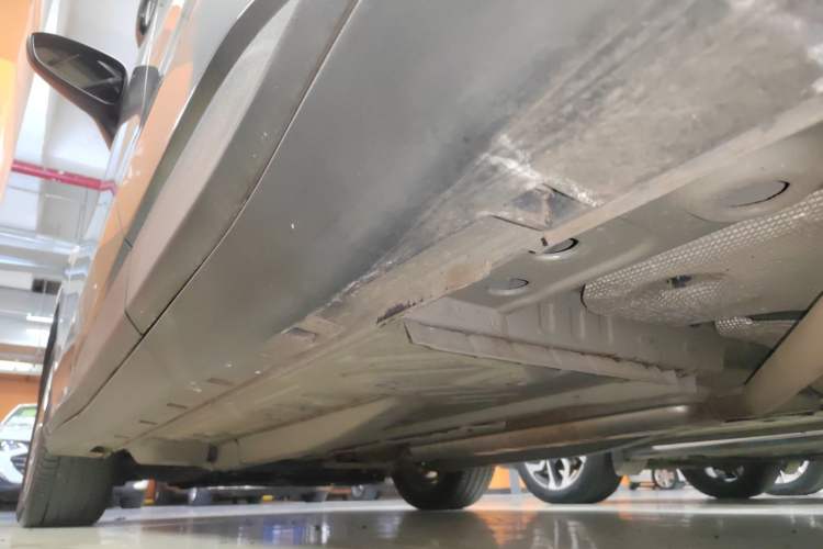 Used Chevrolet Orlando 2020 Mild Hybrid 530T Automatic Enjoyment Edition (5+2 Models) Left Side Sill