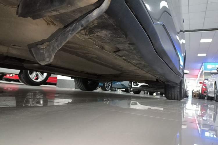 Used Chevrolet Orlando 2020 Light Hybrid Redline 530T Automatic Enjoyment Edition (5+2 Models) Left Side Sill