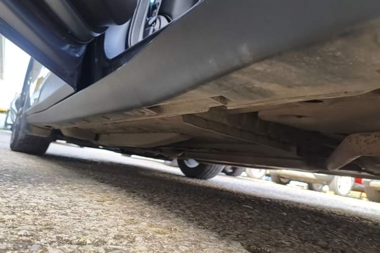 Used Chevrolet Orlando 2020 Light Hybrid Redline 530T Automatic Enjoyment Edition (5+2 Models) Left Side Sill