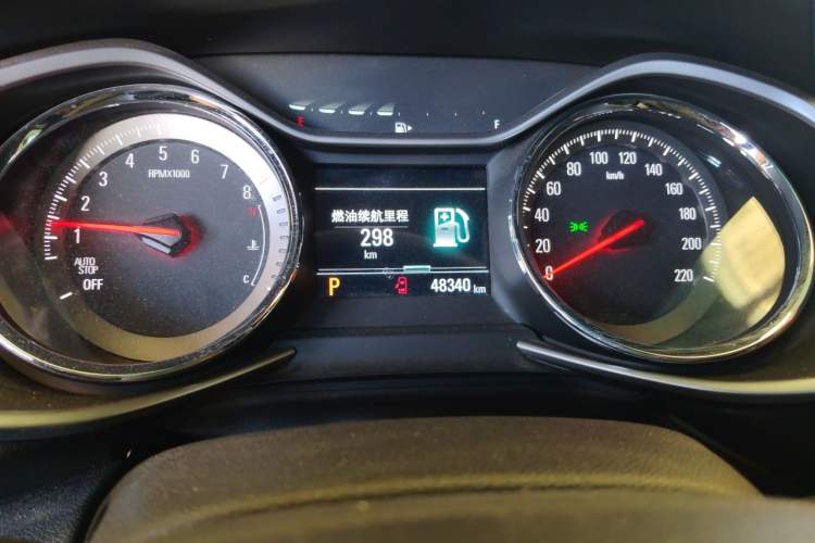 Used Chevrolet Orlando 2020 Light Hybrid Redline 530T Automatic Enjoyment Edition (5+2 Models) Odometer Close Up