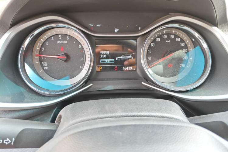 Used Chevrolet Orlando 2020 Light Hybrid Redline 530T Automatic Enjoyment Edition (5+2 Models) Odometer Close Up