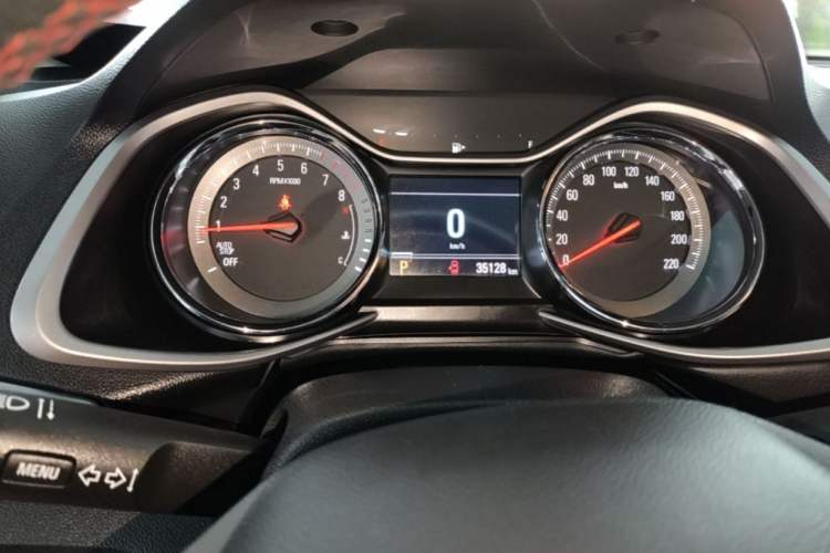 Used Chevrolet Orlando 2020 Light Hybrid Redline 530T Automatic Enjoyment Edition (5+2 Models) Odometer Close Up