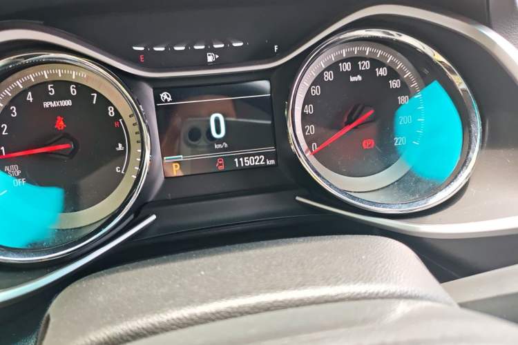 Used Chevrolet Orlando 2020 Light Hybrid Redline 530T Automatic Enjoyment Edition (5+2 Models) Odometer Close Up