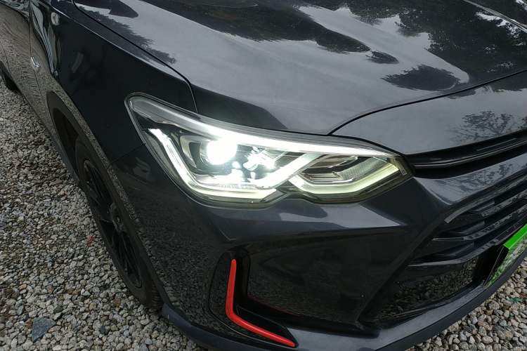 Used Chevrolet Orlando 2020 Light Hybrid Redline 530T Automatic Enjoyment Edition (5+2 Models) Right Front Headlight