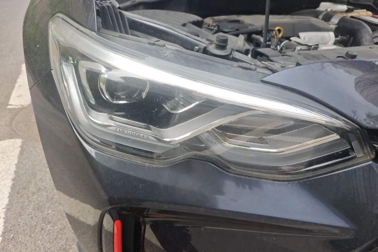 Used Chevrolet Orlando 2020 Light Hybrid Redline 530T Automatic Enjoyment Edition (5+2 Models) Right Front Headlight