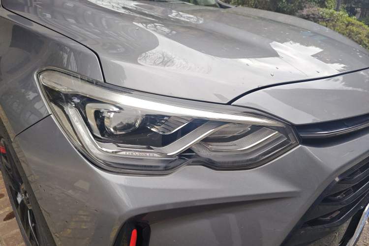 Used Chevrolet Orlando 2020 Light Hybrid Redline 530T Automatic Enjoyment Edition (5+2 Models) Right Front Headlight