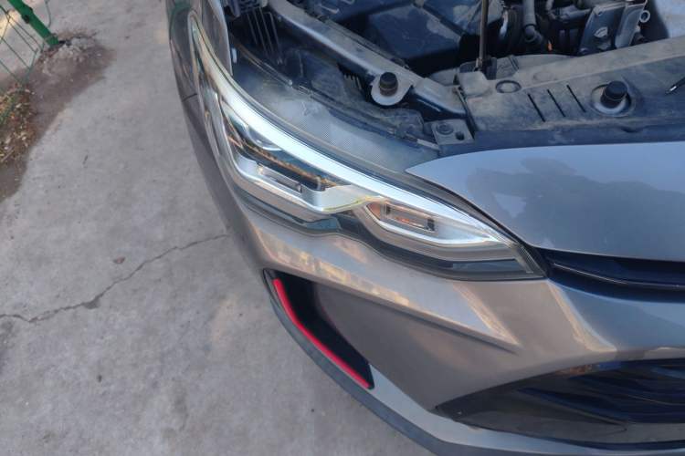 Used Chevrolet Orlando 2020 Light Hybrid Redline 530T Automatic Zhaoxiang Edition (5+2 Models) Right Front Headlight